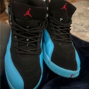 Nike Men's Black and Blue Sneakers like new.